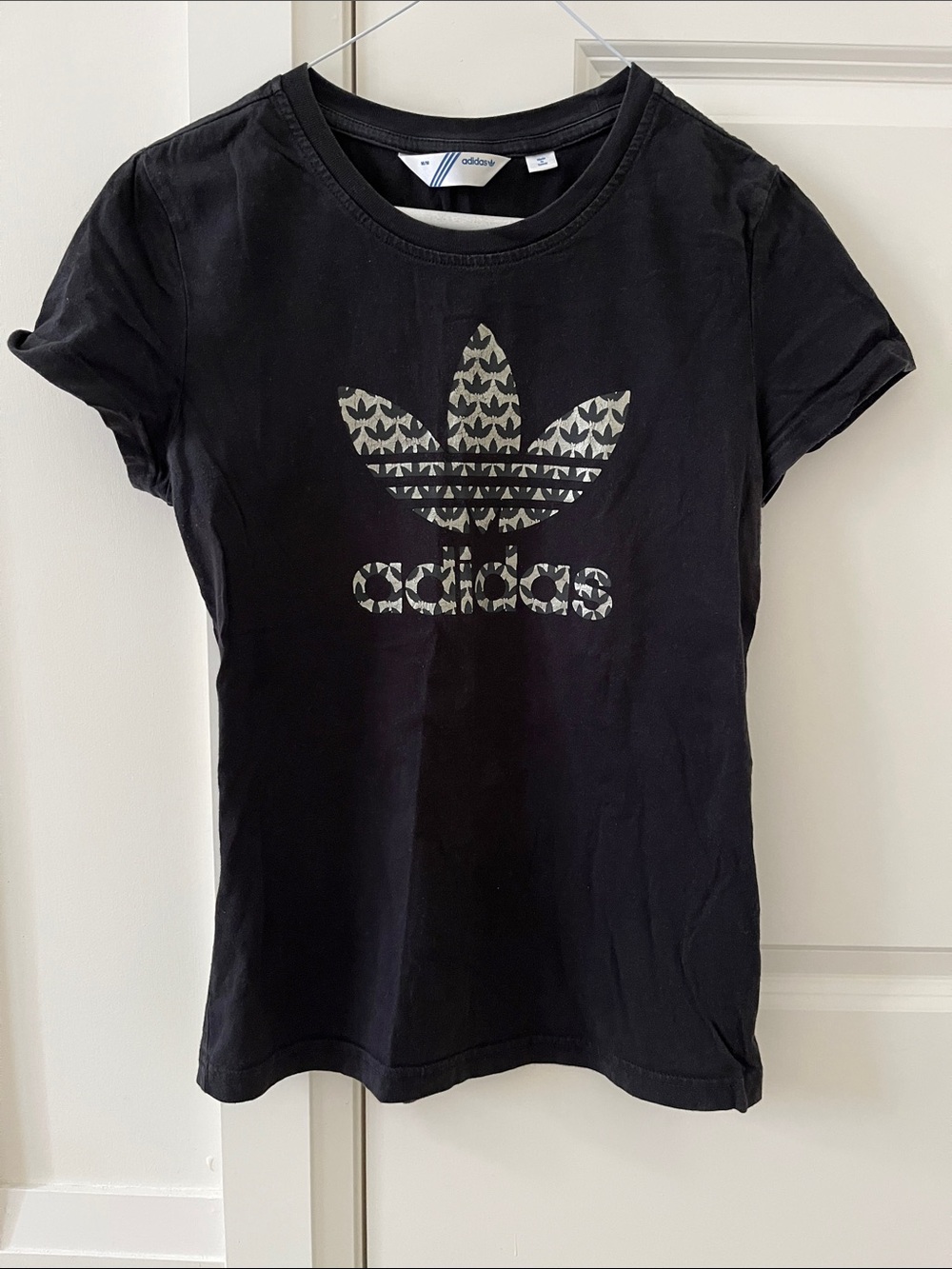 Vintage! adidas women’s Logo Tee - size medium